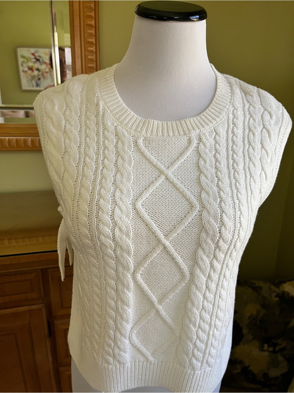 Willow & Wind Cable-Knit Sleeveless Crewneck Sweater Vest